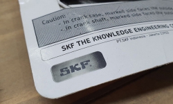 Cách  phân biệt và kiểm tra vòng bi xe máy SKF chính hãng